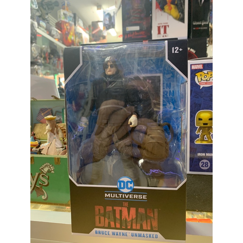 DC multiverse the Batman Bruce Wayne unmasked