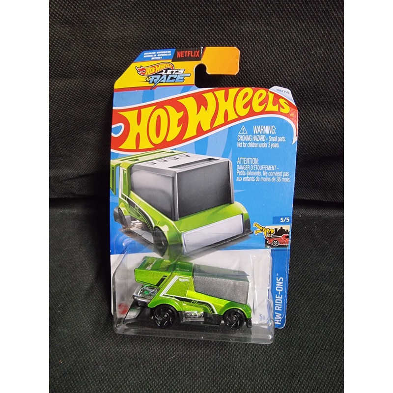 HOT WHEELS RINK RACER HW RIDE-ONS