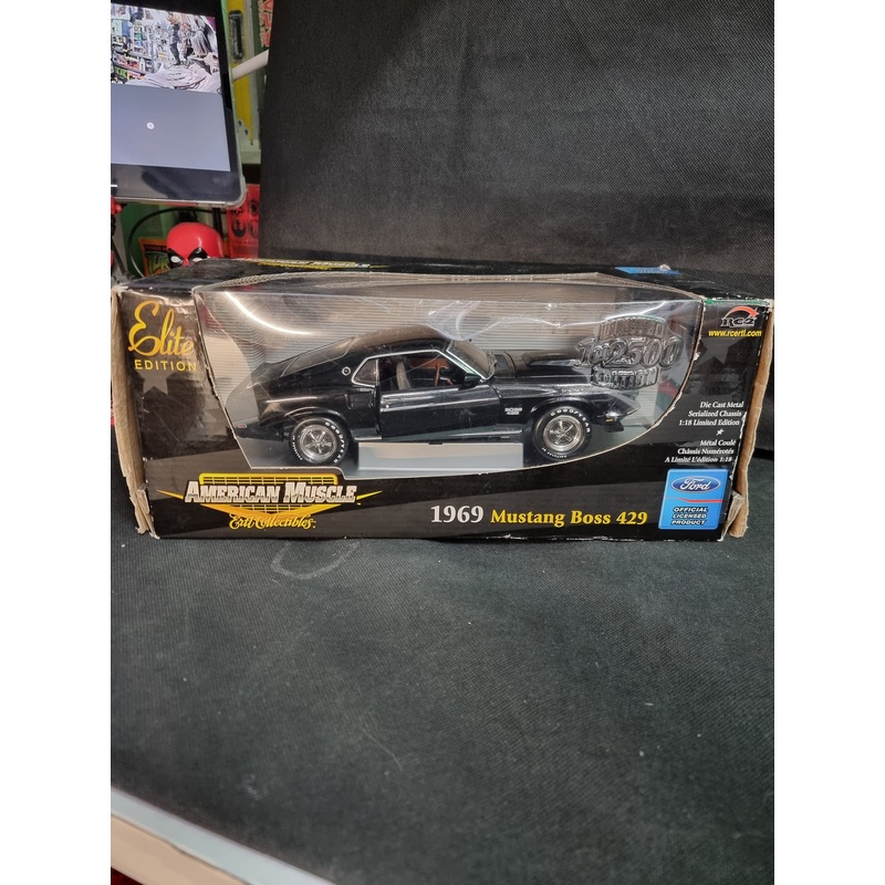 AMERICAN MUSCLE 1969 MUSTANG BOSS 429 1:8 SCALE